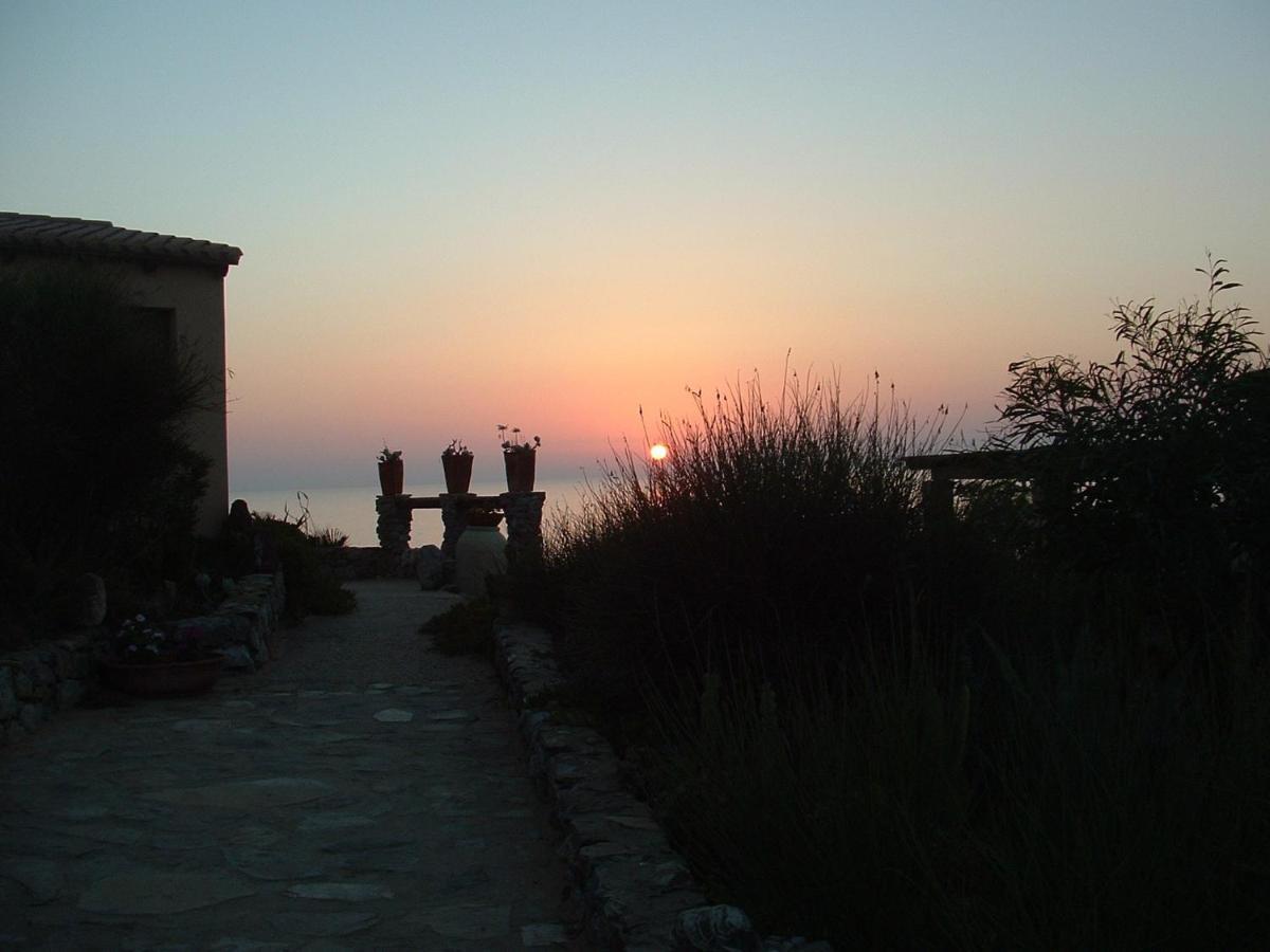 Hotel Villaggio Sabbie D'Oro Torre dei Corsari Extérieur photo